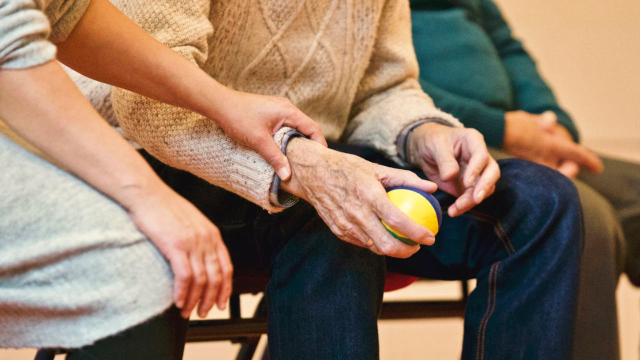 El Movimiento A la vejez, vitales se alía con las Comunidades Autónomas para prevenir enfermedades en las personas mayores