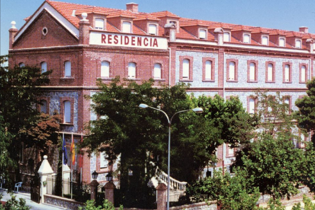 RESIDENCIA Y CENTRO DE DIA LA AURORA